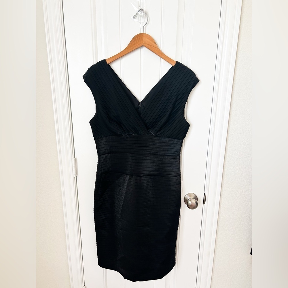 Adrianna Papell Black Cocktail Sheath Dress Size 10